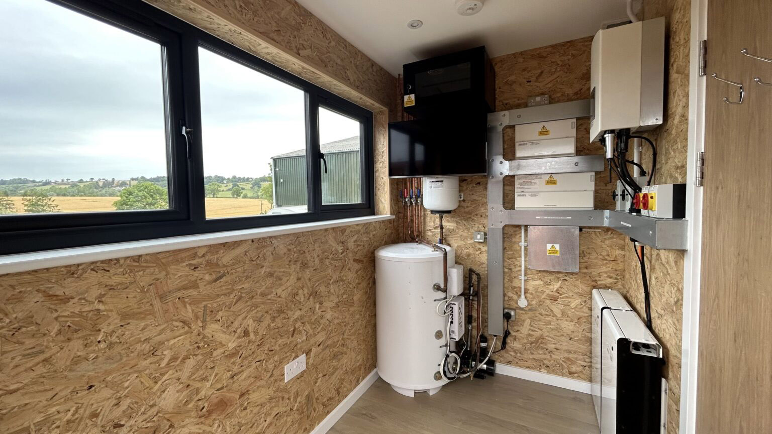 Cirencester Energy Demonstration Hub 3 Cirencester Energy Demonstration Hub